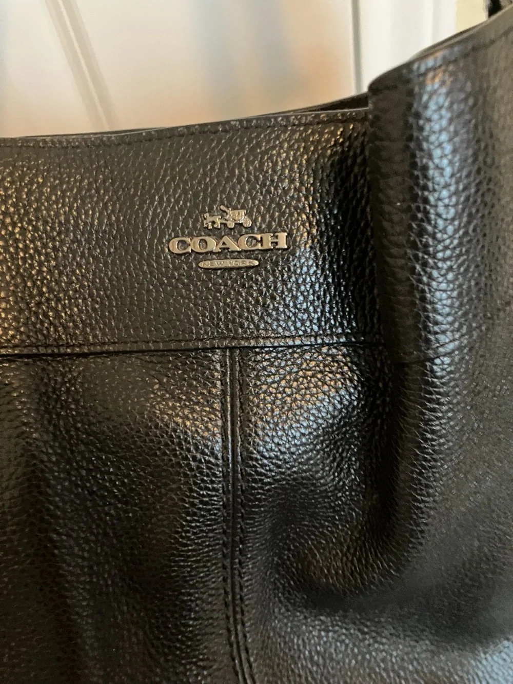 Coach Black Leather Shoulder Bag with Cream Snakeskin EUC - Picture 3 of 4